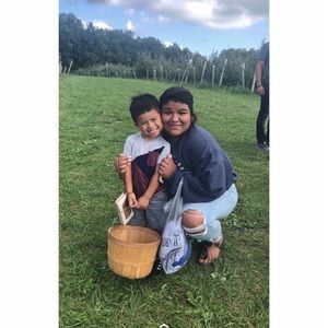 Meet your Posher, Anahi